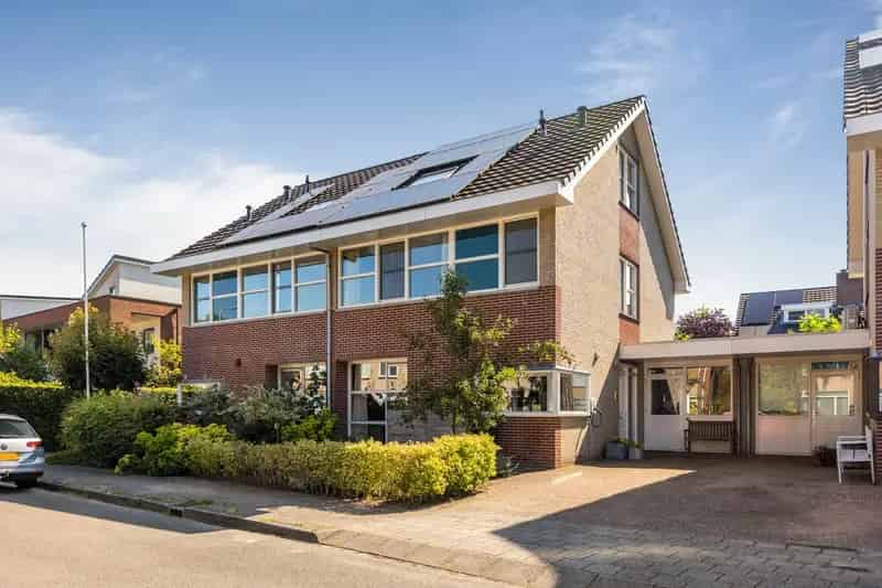 Ruime 2-onder-1-kapwoning Diepenveen 181m2 4 slaapkamers