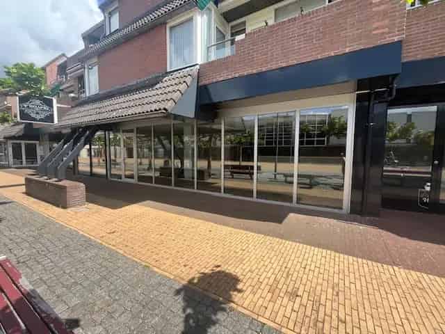 Winkelruimte te koop Ter Apel: 100m2 met 170m2 kelder