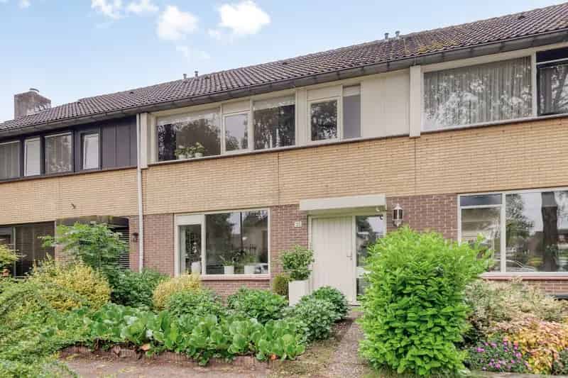 Tussenwoning Apeldoorn Ruime Tuin 4 Slaapkamers Nabij Scholen en Winkels