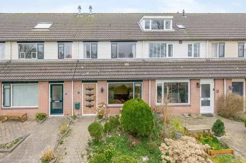 Huis te koop Mijdrecht 4 slaapkamers Tuin Zuidwesten Renovatieproject
