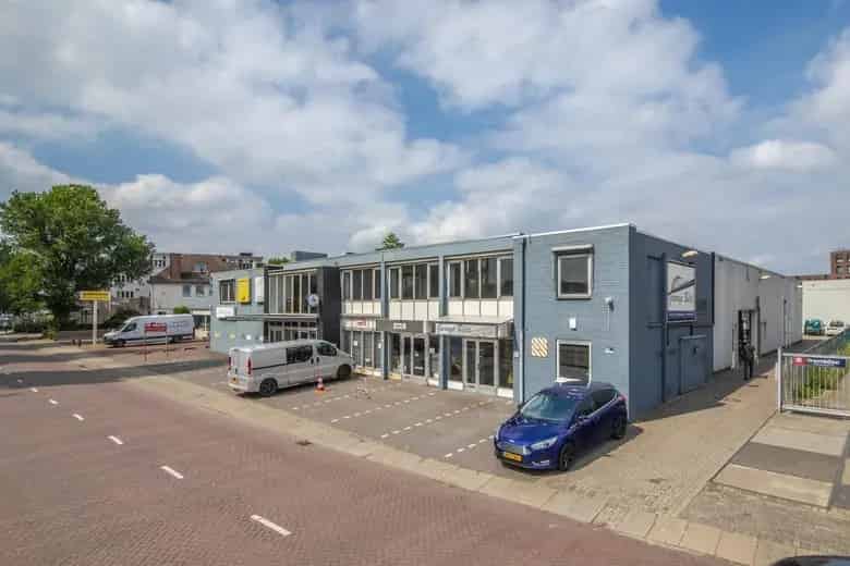 127m2 Kantoorruimte Arnhem - Uitzicht Rijn - 2 Parkeerplaatsen