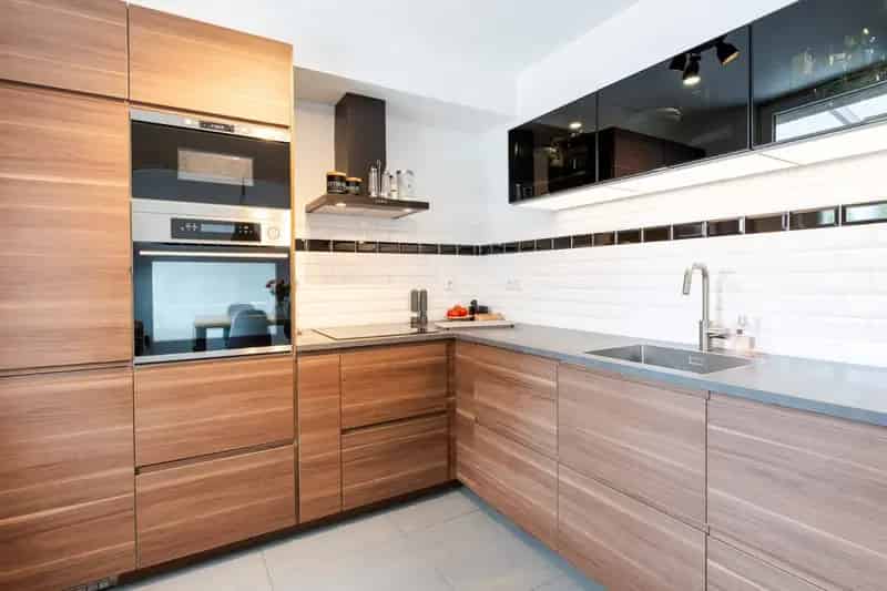 Goed Onderhouden 4 Slaapkamers Familiewoning Ruime Tuin Zonnepanelen