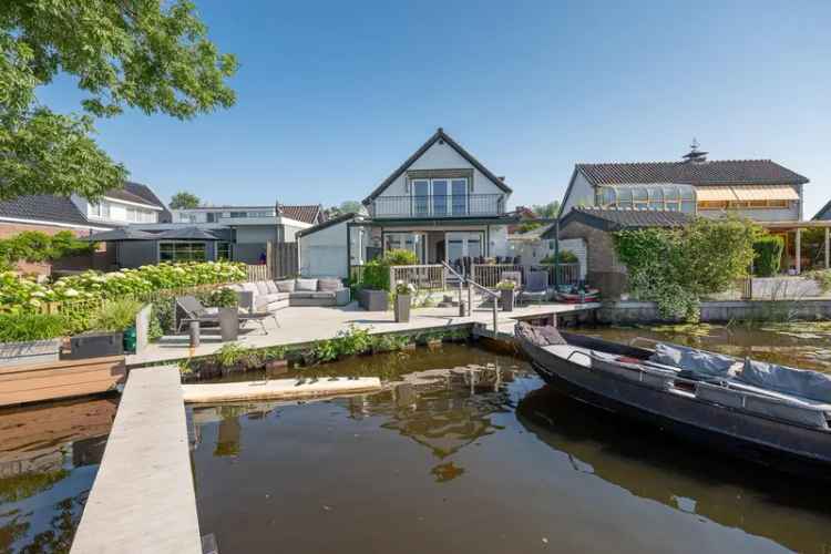 Villa Te Koop in Loosdrecht, Noord-Holland