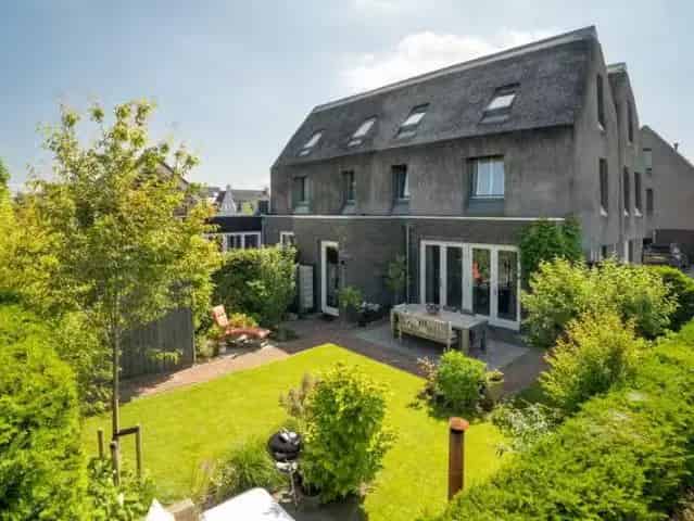 Ruime 5 Slaapkamers 2 Badkamers 2 Onder 1 Kapwoning Abcoude