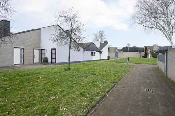 Semibungalow 3 slaapkamers tuin nabij voorzieningen