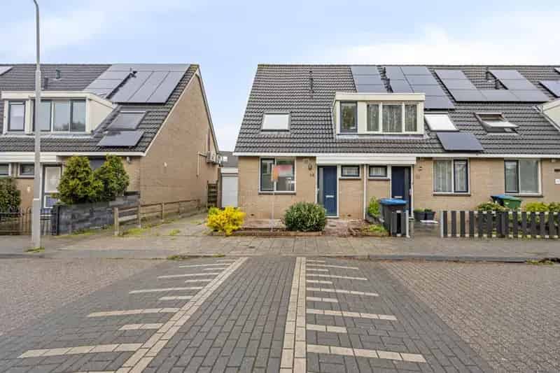 Hoekwoning Rijkerswoerd 4 slaapkamers garage 117m²