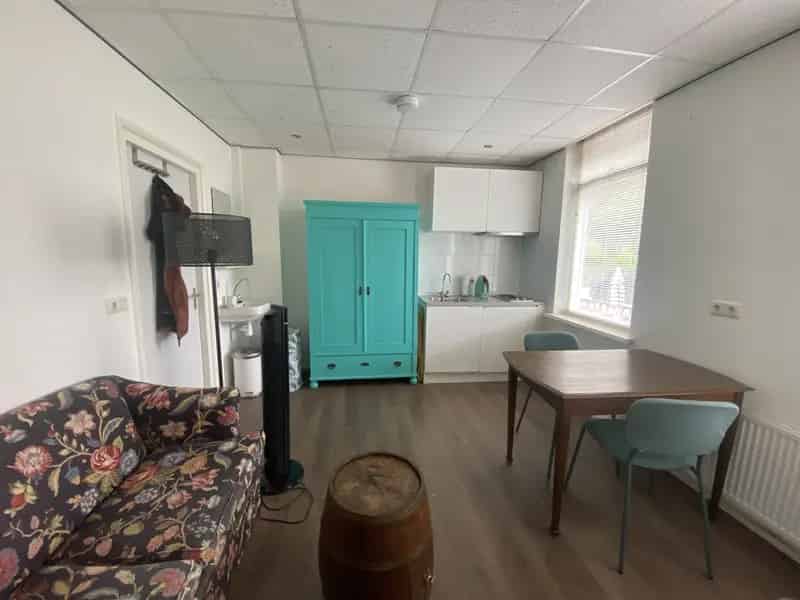 Twee Kamers Emmastraat Beschikbaar 1 Juli