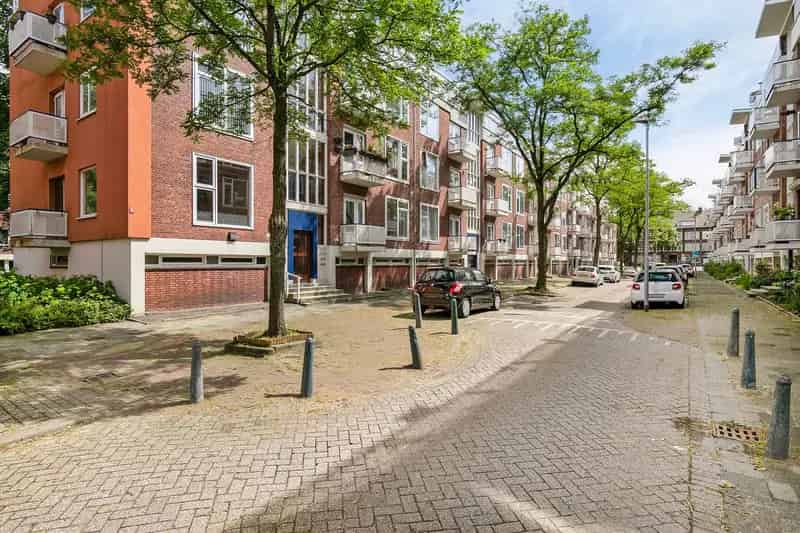 3 Kamer Appartement Rotterdam  Volledig gerenoveerd