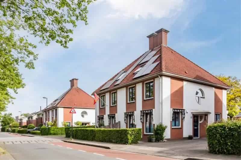 Ruime 2-onder-1-kapwoning Deventer 5 slaapkamers Garage Tuin