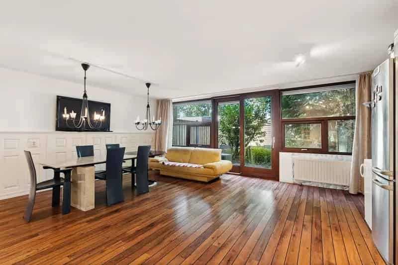 Huis te koop Almere Bloemenbuurt: Royale woning met praktijkruimte