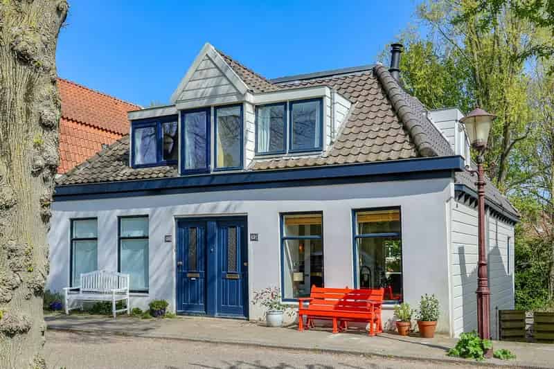 Huis te koop Nieuwendammerdijk: 3 slaapkamers 2 badkamers gerenoveerd