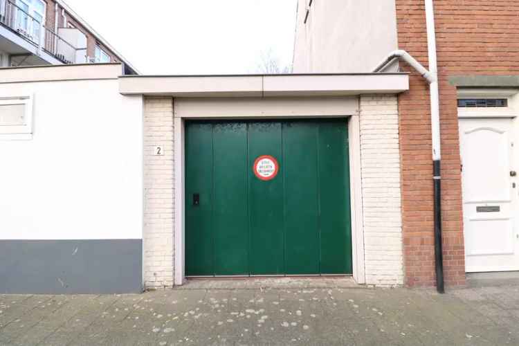 Garagebox te koop Den Haag Minckelersstraat 18m2
