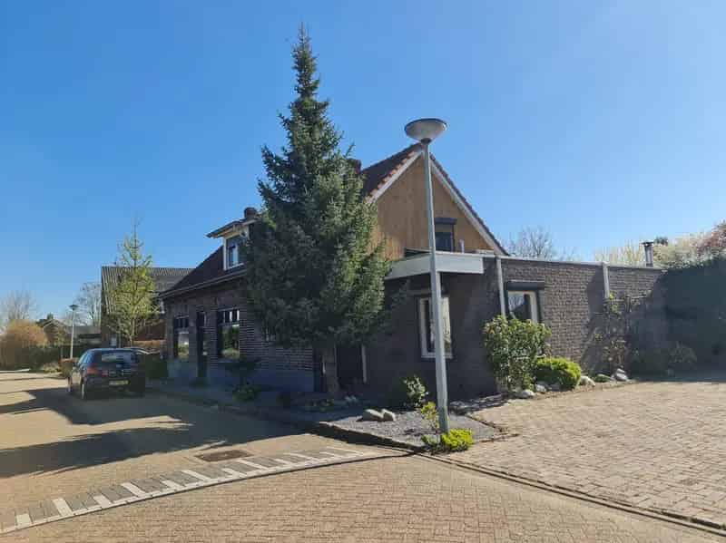 Tweekapper Baarlo: Royale Tuin Carport Hobbyruimte Ideaal Starters Senioren