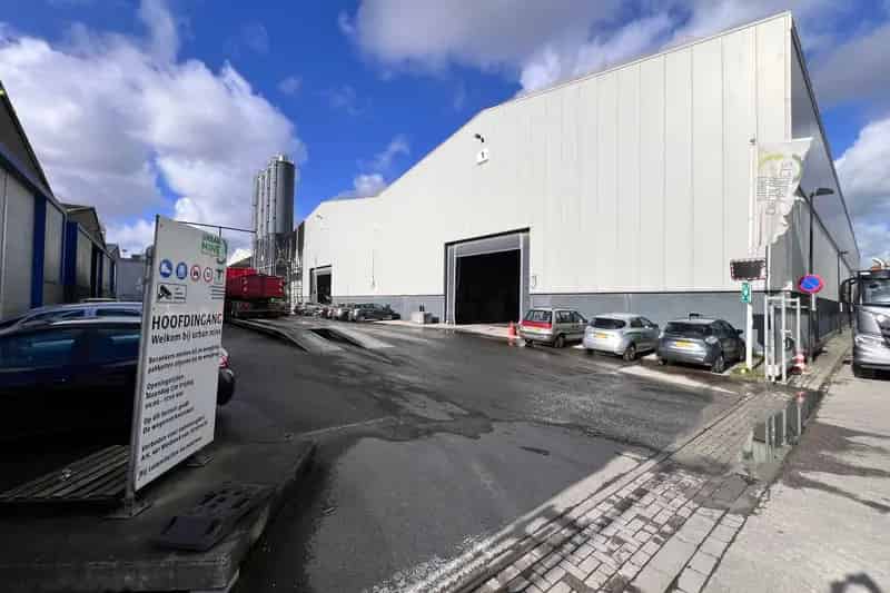 Bedrijfshallen te Huur Zaandam 4455m² - 6795m²