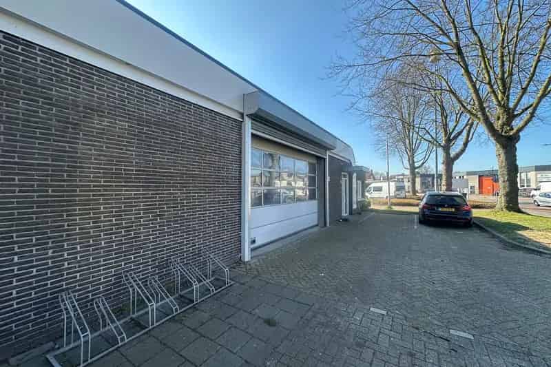 Bedrijfshal te koop Tilburg 375m2 Kantoor Opslag