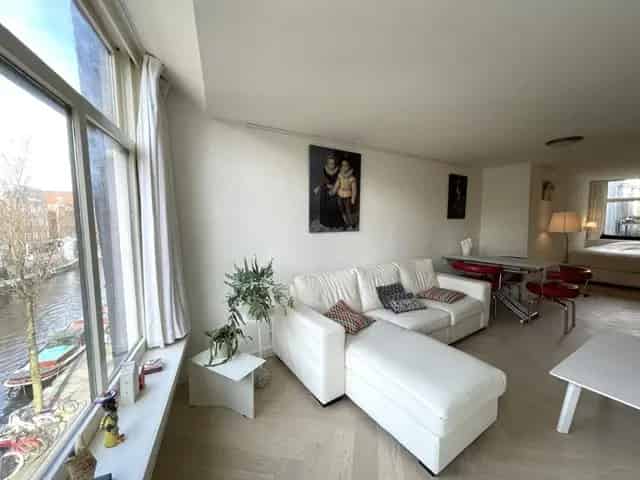 Studio Amsterdam 40m2 1 kamer Beschikbaar 6 mei 2025