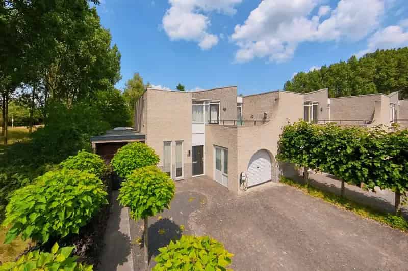 Huis te koop Tilburg: Ruime woning nabij park met 3 slaapkamers