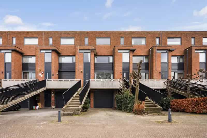 Luxe herenhuis Noordhovense plas 7 8 kamers 185m2