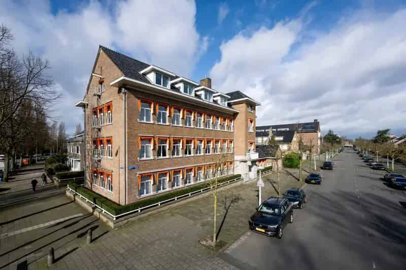 Kantoorruimte Amsterdam Zuid 1245m²  Herman Heijermansweg