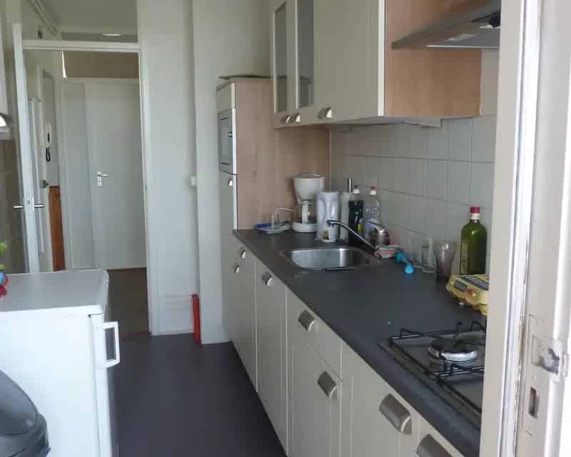 Mooie Kamer in Ruim Appartement nabij Scholen