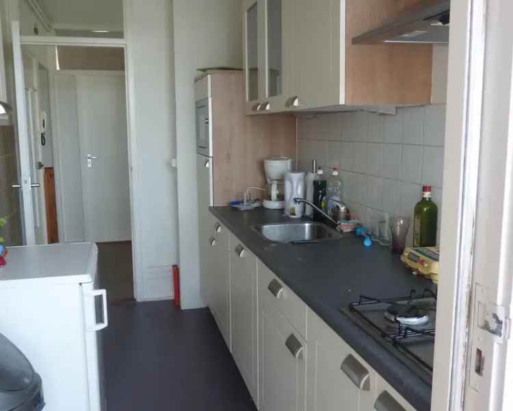 Mooie Kamer in Ruim Appartement nabij Scholen
