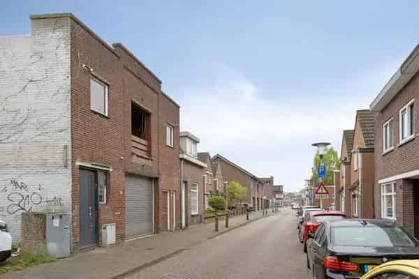 Uniek gerenoveerde stadswoning te koop in Helmond