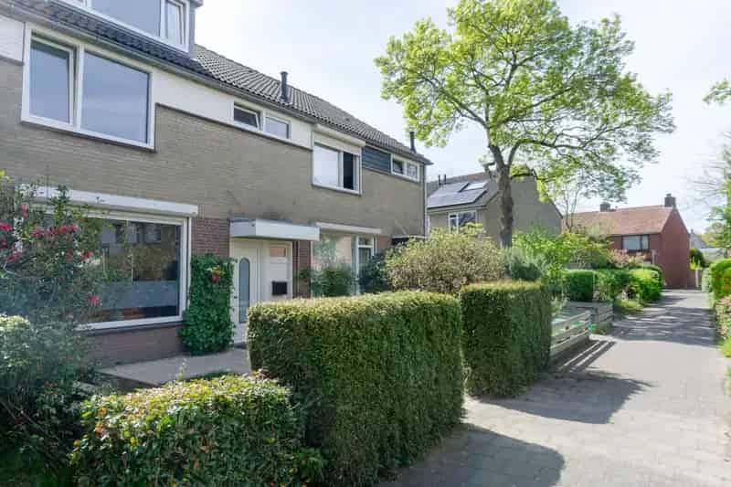 Ruime 5 Slaapkamer Tussenwoning met Tuin en Energielabel A