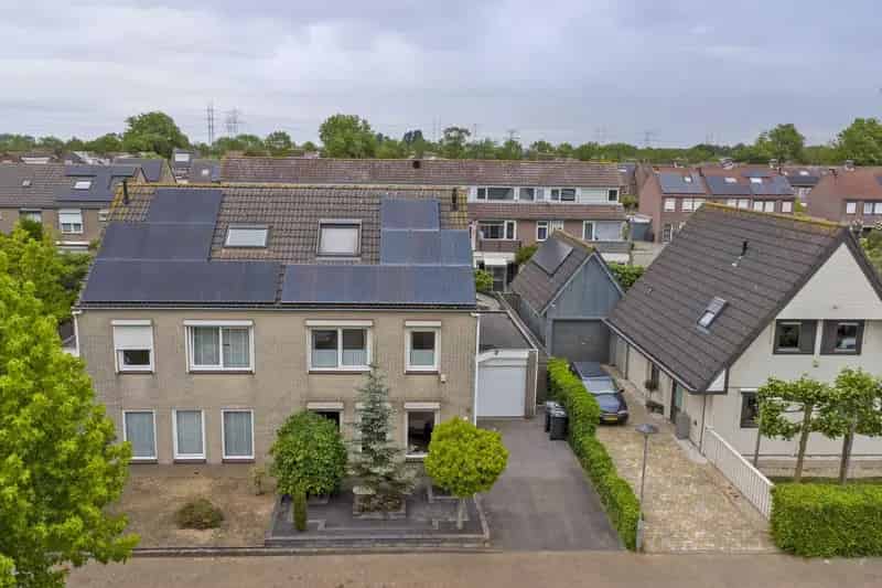 Ruime 4 Slaapkamers Twee Onder Een Kapwoning in Rilland Met Sauna