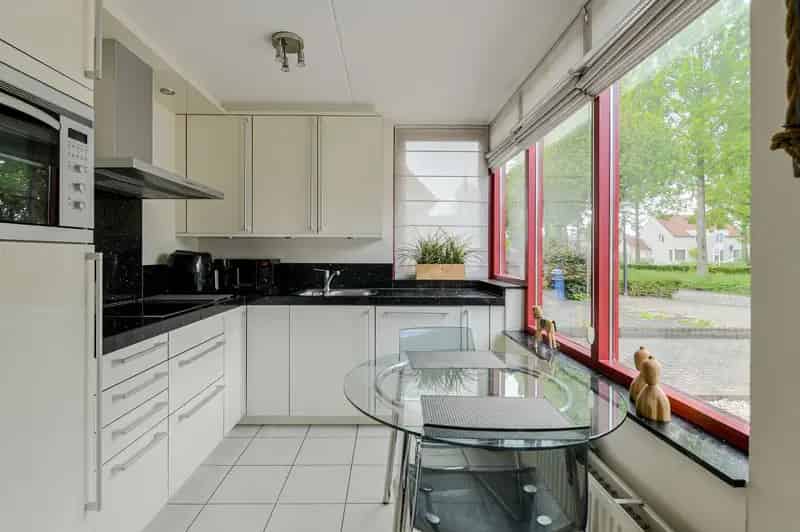 Ruime 4 Slaapkamers Twee Onder Een Kapwoning Te Koop