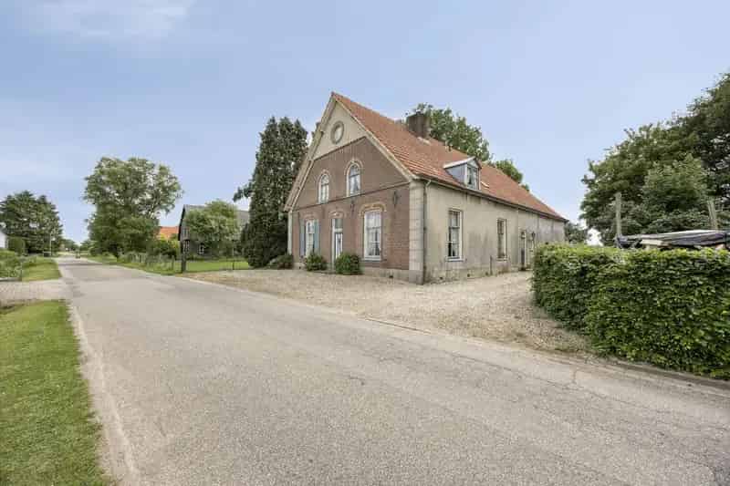 Woonboerderij Randwijk 223m2 111m2 extra ruimte 12765m2 perceel