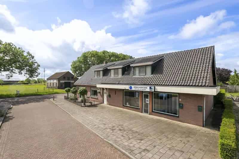Wonen en Werken in Angeren: Woning met Winkel en Appartement