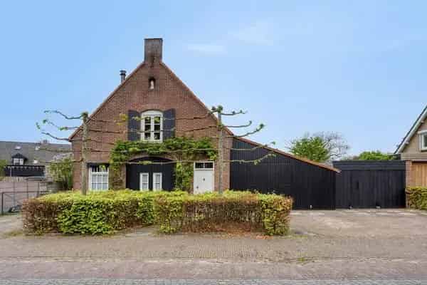 Vrijstaande woning Liempde 210m2 2 badkamers showroom 27 zonnepanelen