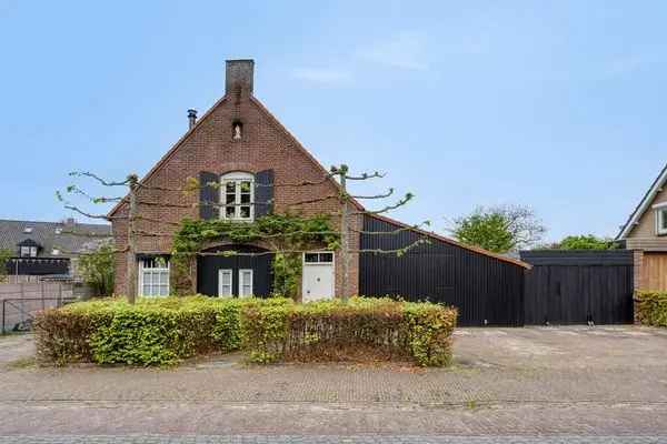 Vrijstaande woning Liempde 210m2 2 badkamers showroom 27 zonnepanelen