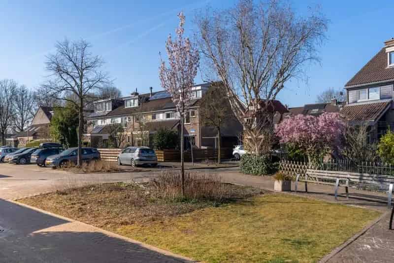 4 Slaapkamers Familiewoning Garage Tuin Houten