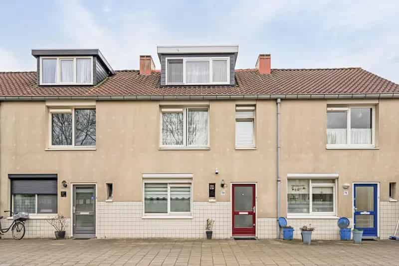 Moderne woning Amsterdam Geuzenveld 11 zonnepanelen 4 slaapkamers