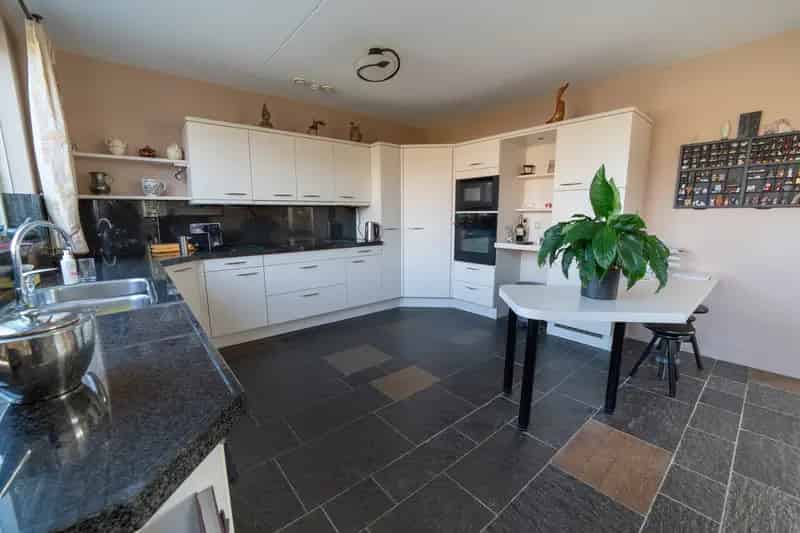 Vrijstaande woning Nieuwenhoorn 178m2 4 slaapkamers 2 badkamers