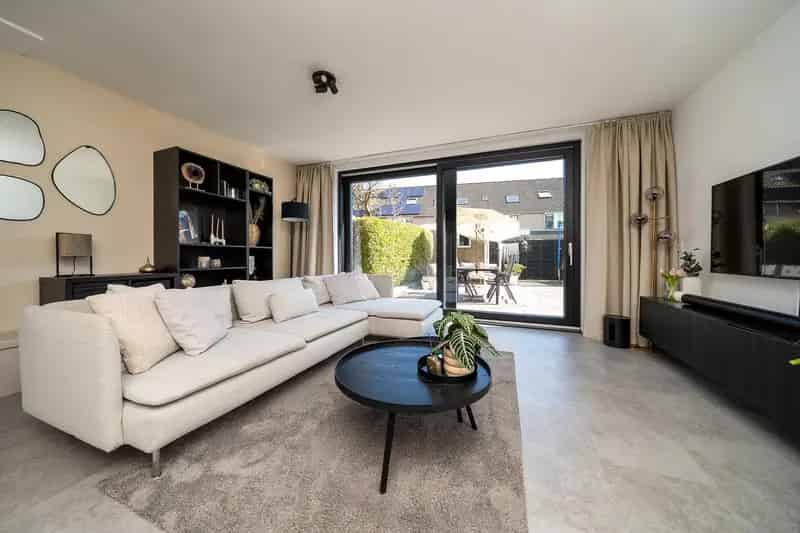 Ruime 5-kamer Hoekwoning Keizerswaard Nieuwe Keuken Badkamer