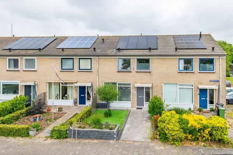 Huis Te Koop , 33, Nachtschadestraat, Nieuw-Vennep, Noord-Holland