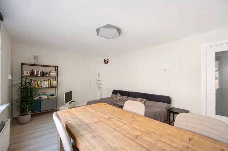 3 Kamer Appartement Pijp Amsterdam Ruime Zolderkamer