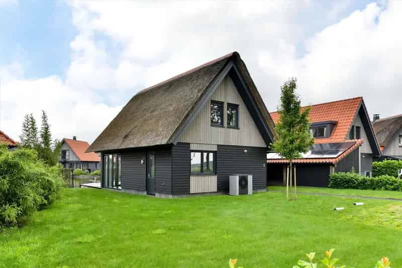 Luxe Watervilla Ossenzijl - 6 Personen - 3 Badkamers