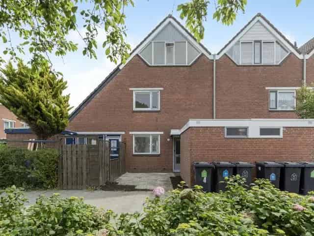 5 Slaapkamers Tussenwoning Rotterdam IJsselmonde 125m² Energielabel B