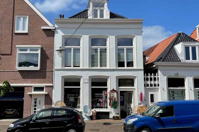 Kantoorruimte te huur Sneek  550m2  Karakteristiek pand