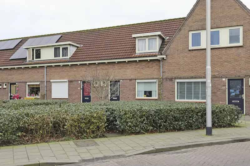Tuinwoning nabij station en basisschool