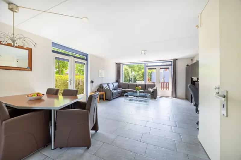 5 Slaapkamers Ruime Hoekwoning Kindvriendelijke Buurt