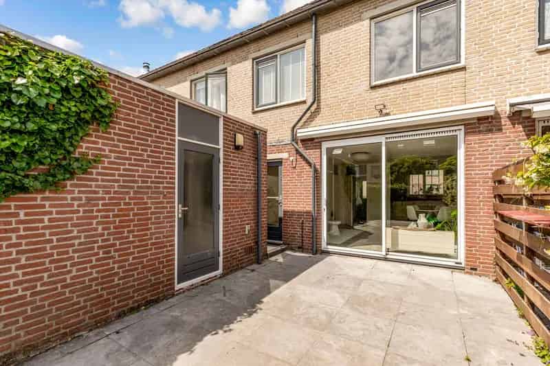 Ruime Tussenwoning 4 Slaapkamers Almere Muziekwijk