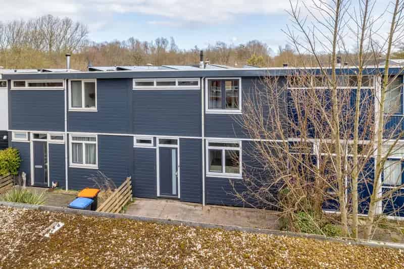 Tussenwoning Lelystad nabij sportvelden en bos