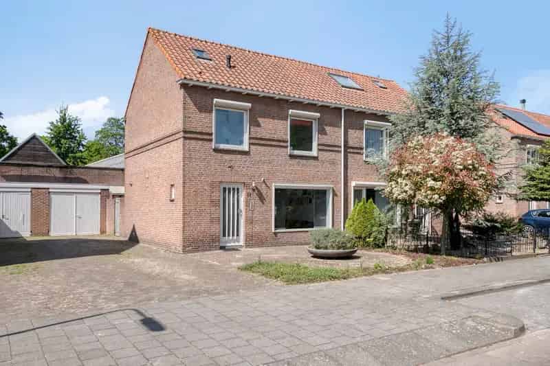 Moderne Tweekapper Oss Zuid 3 slaapkamers Instapklaar