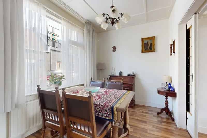 Huis te koop Zevenbergen: Charmante woning met diepe tuin