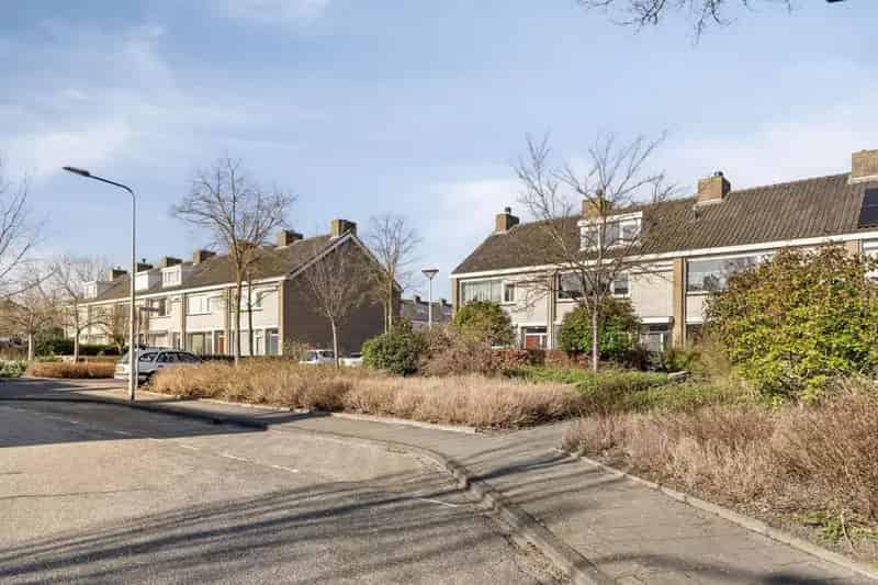 Ruime 5 Slaapkamers Tussenwoning Van Polanenpark Wassenaar