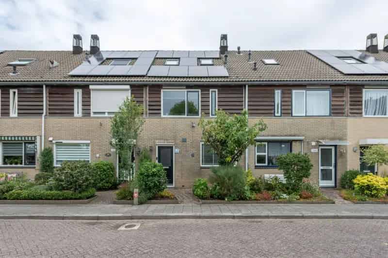 Gezinshuis Huizen 4 slaapkamers moderne keuken badkamer tuin